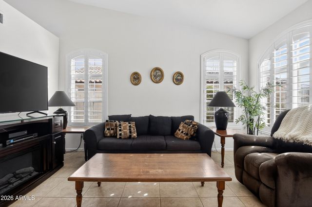 6942 W VIA DEL SOL Drive, Glendale, AZ 85310