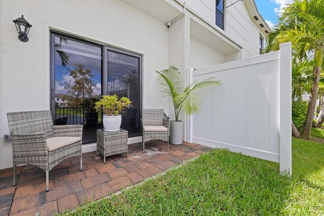 353 NW 8th Court, Pompano Beach, FL 33060