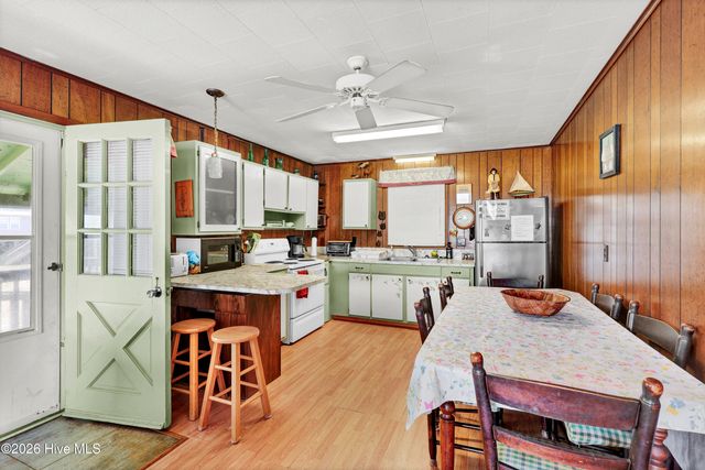 225 Sea Shore Drive, N Topsail Beach, NC 28460