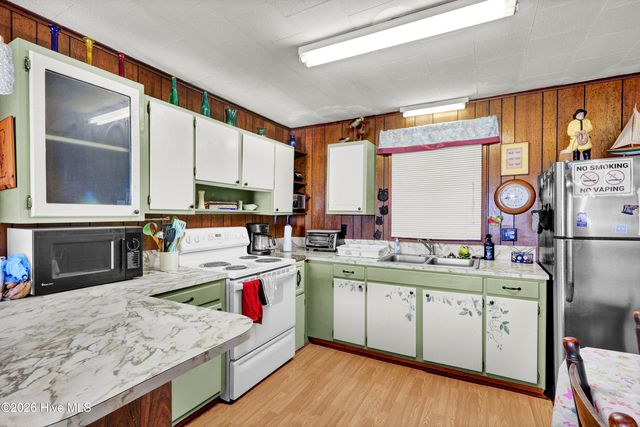 225 Sea Shore Drive, N Topsail Beach, NC 28460