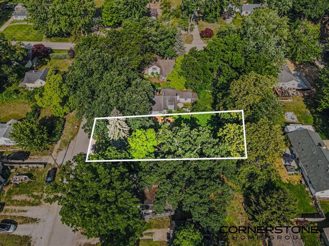 410 Peach Street, Fruitport, MI 49415