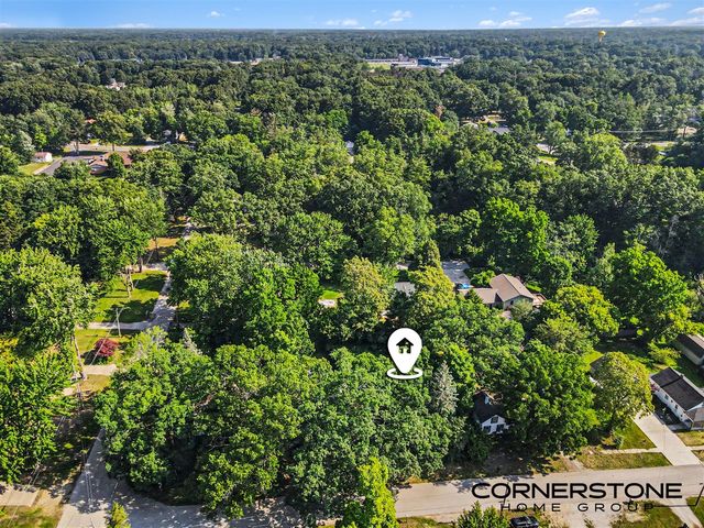410 Peach Street, Fruitport, MI 49415