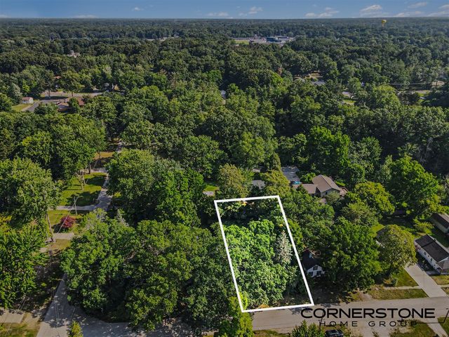 410 Peach Street, Fruitport, MI 49415