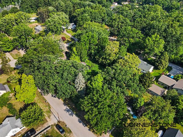 410 Peach Street, Fruitport, MI 49415