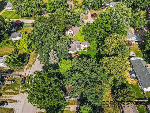 410 Peach Street, Fruitport, MI 49415