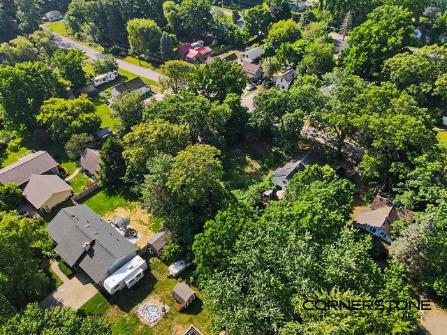 410 Peach Street, Fruitport, MI 49415