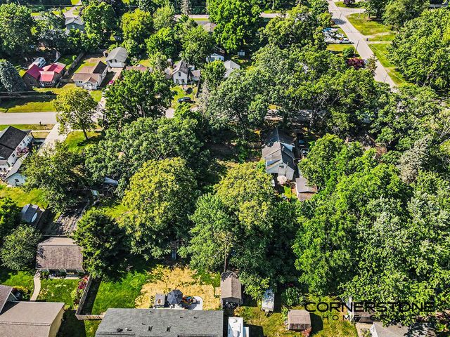 410 Peach Street, Fruitport, MI 49415