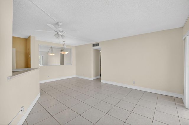 7535 S Oriole Boulevard 206, Delray Beach, FL 33446