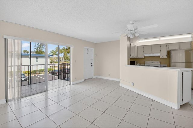 7535 S Oriole Boulevard 206, Delray Beach, FL 33446