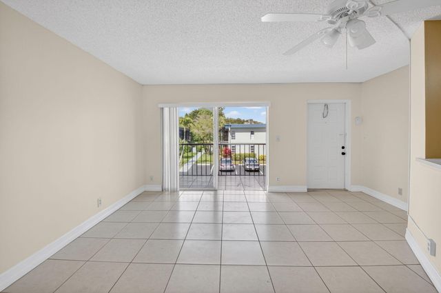 7535 S Oriole Boulevard 206, Delray Beach, FL 33446