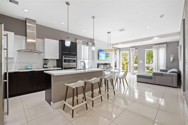 10305 NW 63rd Ter 105, Doral, FL 33178