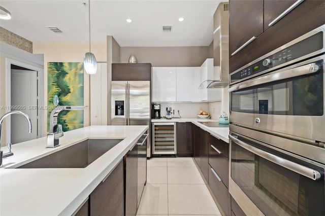 10305 NW 63rd Ter 105, Doral, FL 33178