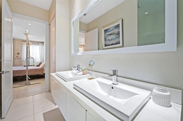 10305 NW 63rd Ter 105, Doral, FL 33178