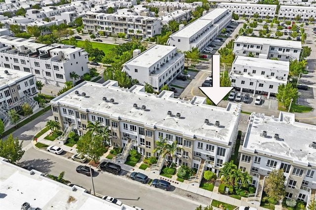 10305 NW 63rd Ter 105, Doral, FL 33178