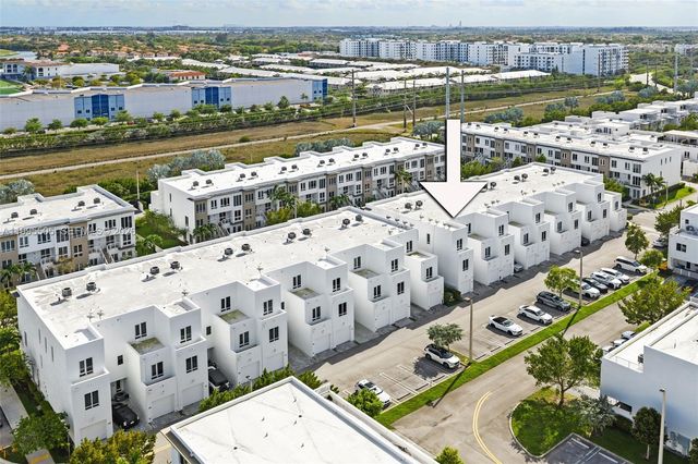 10305 NW 63rd Ter 105, Doral, FL 33178