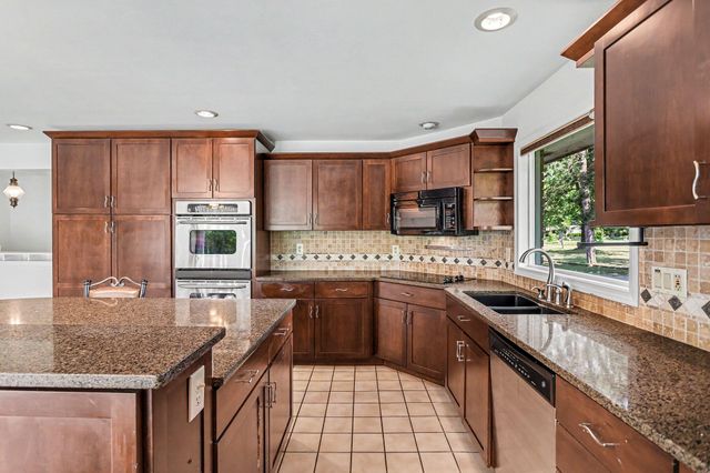 3086 Springbrook Drive, Kalamazoo, MI 49004