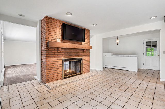 3086 Springbrook Drive, Kalamazoo, MI 49004