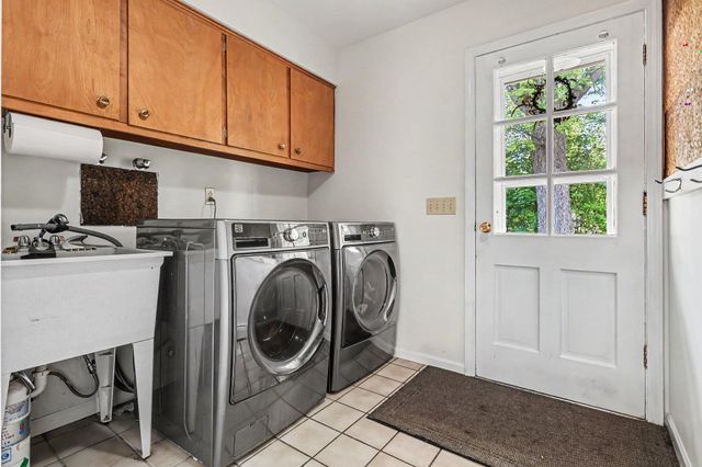 3086 Springbrook Drive, Kalamazoo, MI 49004