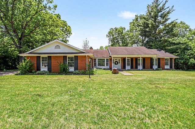 3086 Springbrook Drive, Kalamazoo, MI 49004