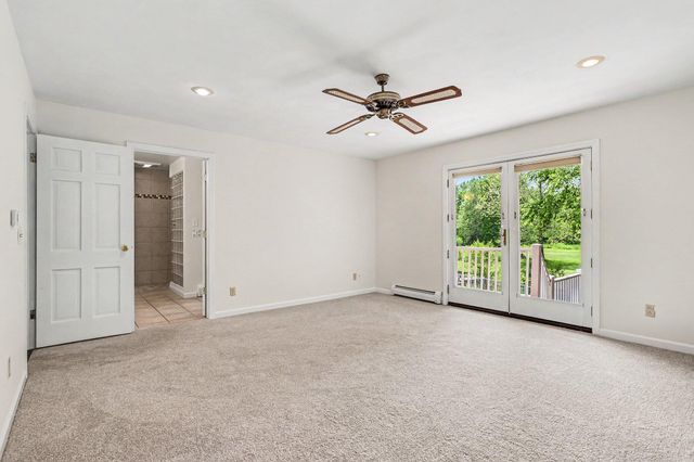 3086 Springbrook Drive, Kalamazoo, MI 49004