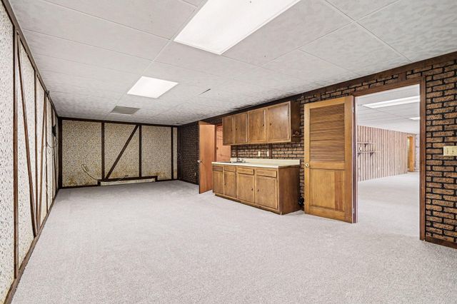 3086 Springbrook Drive, Kalamazoo, MI 49004