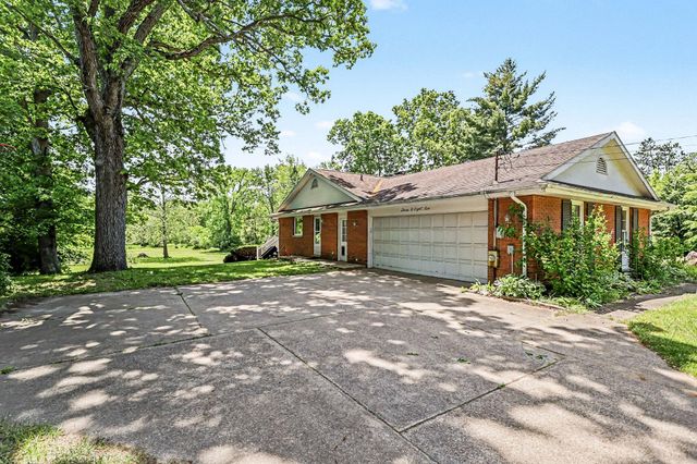 3086 Springbrook Drive, Kalamazoo, MI 49004