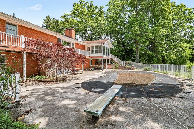 3086 Springbrook Drive, Kalamazoo, MI 49004