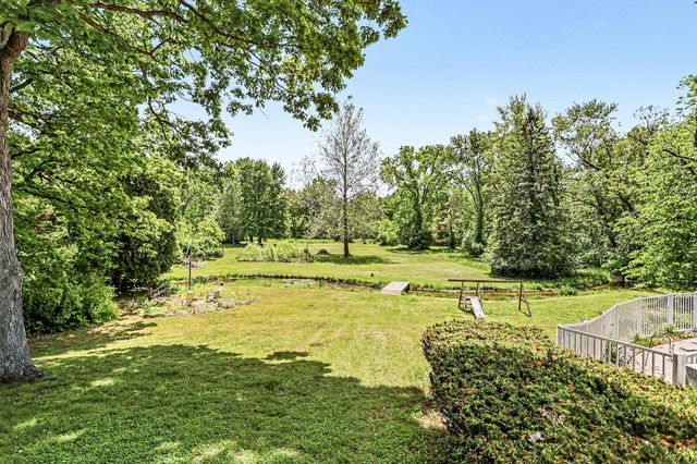 3086 Springbrook Drive, Kalamazoo, MI 49004