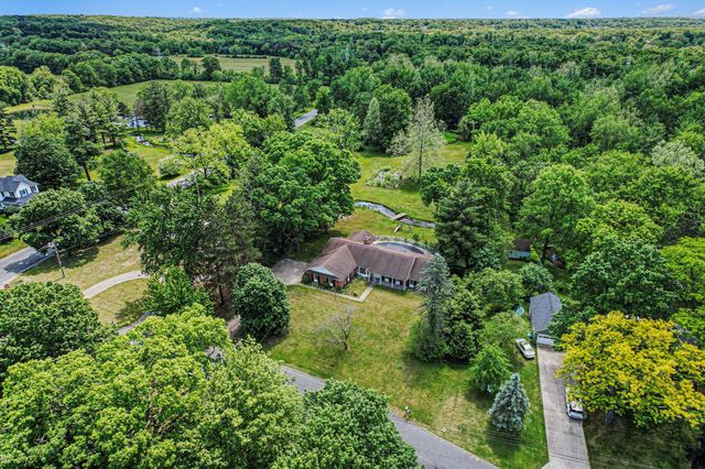 3086 Springbrook Drive, Kalamazoo, MI 49004