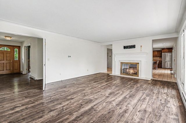 3086 Springbrook Drive, Kalamazoo, MI 49004