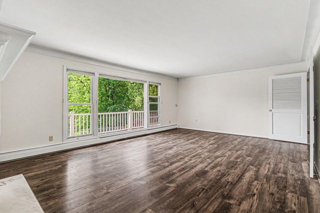 3086 Springbrook Drive, Kalamazoo, MI 49004