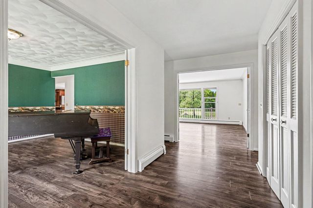3086 Springbrook Drive, Kalamazoo, MI 49004