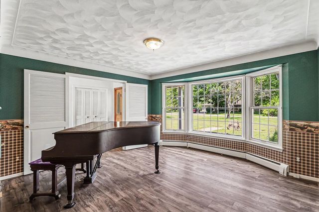 3086 Springbrook Drive, Kalamazoo, MI 49004