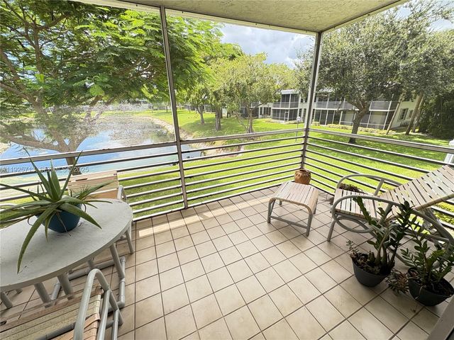 4280 Oaks Ter 203, Pompano Beach, FL 33069