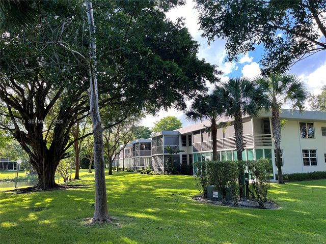 4280 Oaks Ter 203, Pompano Beach, FL 33069