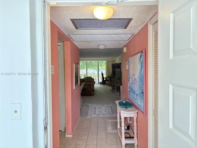 4280 Oaks Ter 203, Pompano Beach, FL 33069