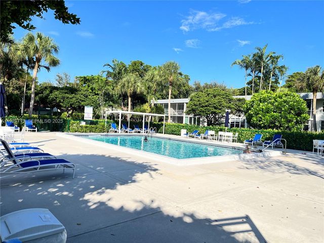 4280 Oaks Ter 203, Pompano Beach, FL 33069
