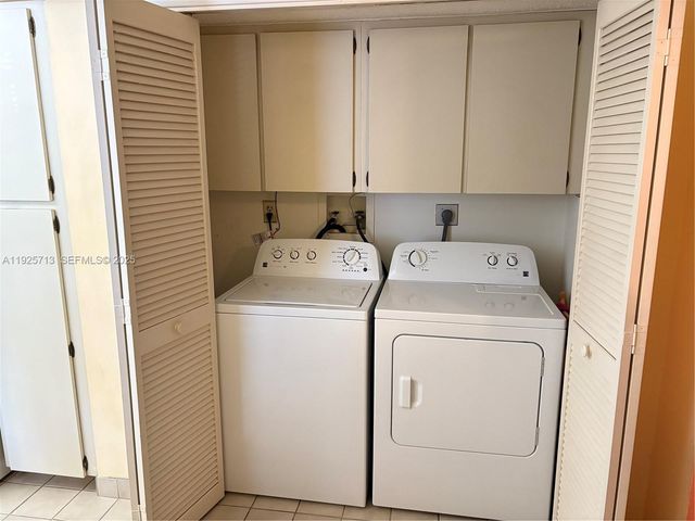 4280 Oaks Ter 203, Pompano Beach, FL 33069