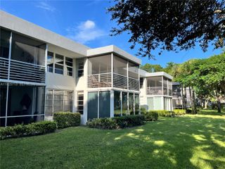4280 Oaks Ter 203, Pompano Beach, FL 33069