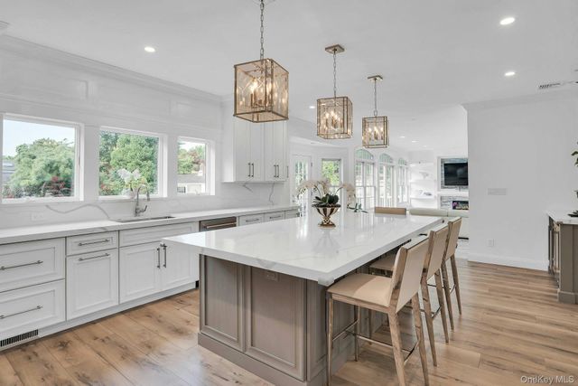 1 Weeping Cherry Lane, Commack, NY 11725