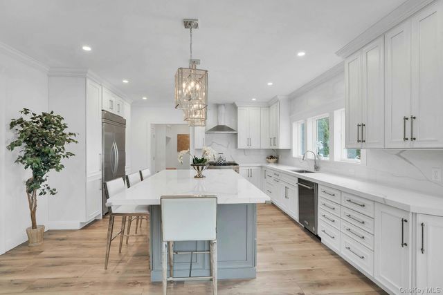1 Weeping Cherry Lane, Commack, NY 11725