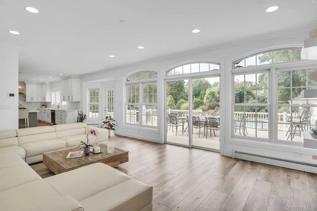 1 Weeping Cherry Lane, Commack, NY 11725