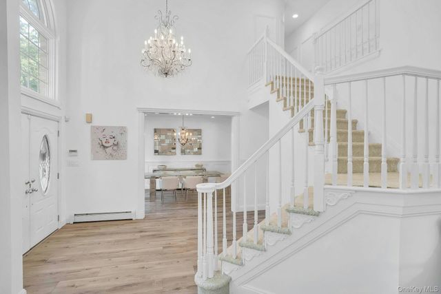 1 Weeping Cherry Lane, Commack, NY 11725