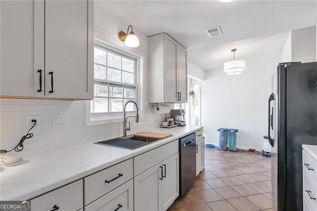 2670 Linnwood Drive SE, Smyrna, GA 30080