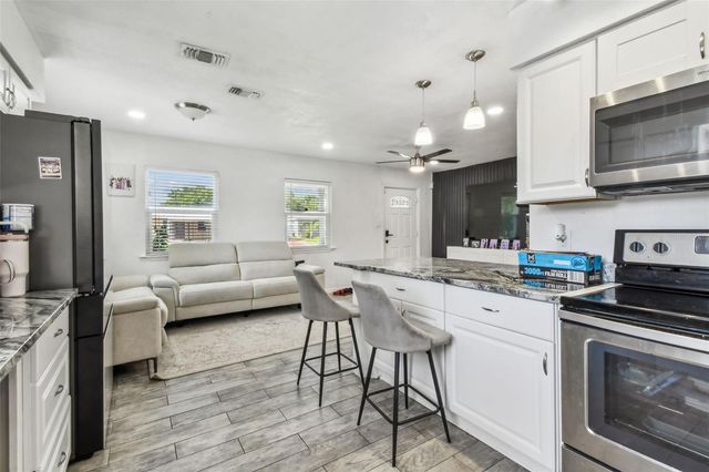 4005 W TYSON AVENUE, Tampa, FL 33611