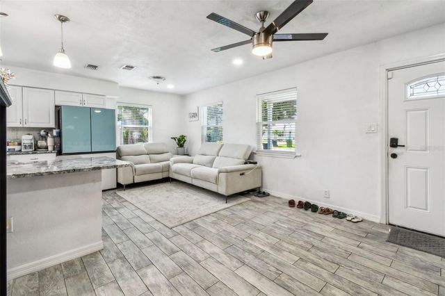 4005 W TYSON AVENUE, Tampa, FL 33611