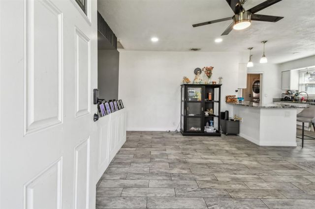 4005 W TYSON AVENUE, Tampa, FL 33611