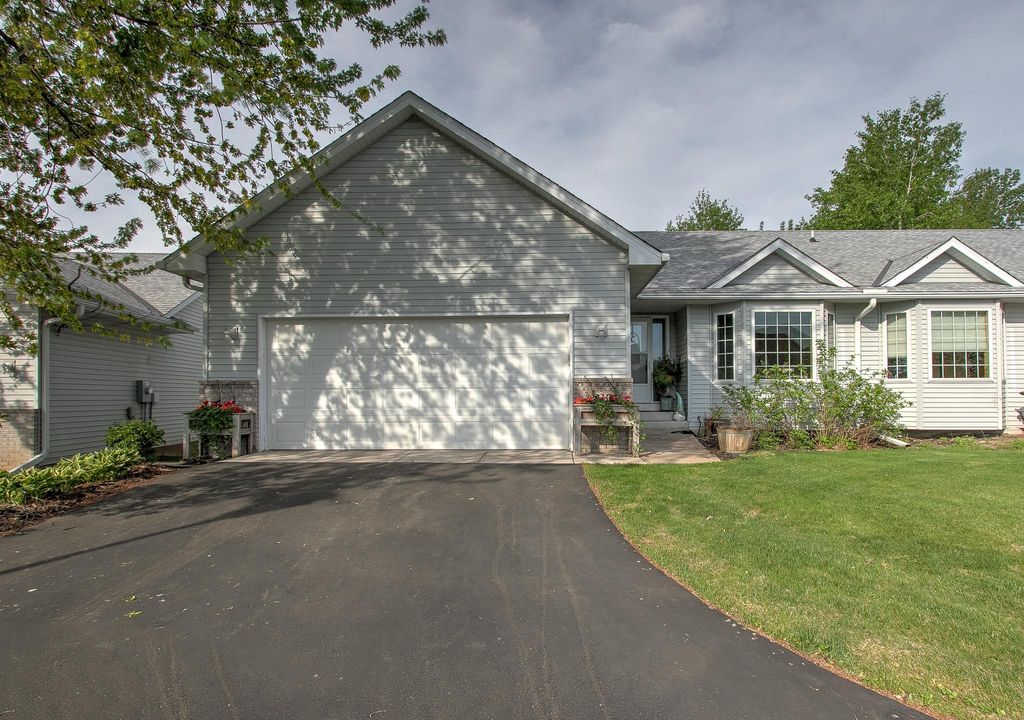 910 Shady Ridge Lane, Braham, MN 55006