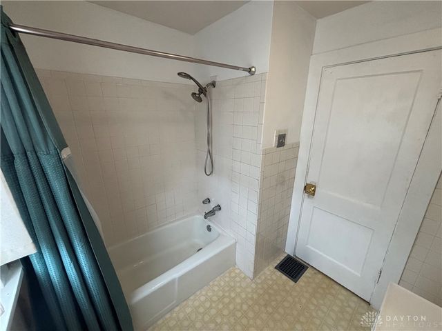 4207 S Dixie Drive, Moraine, OH 45439