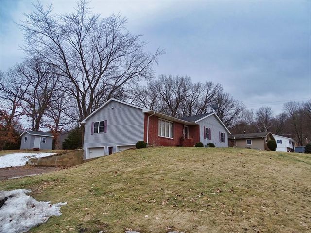 1004 Prissel Street, Durand, WI 54736